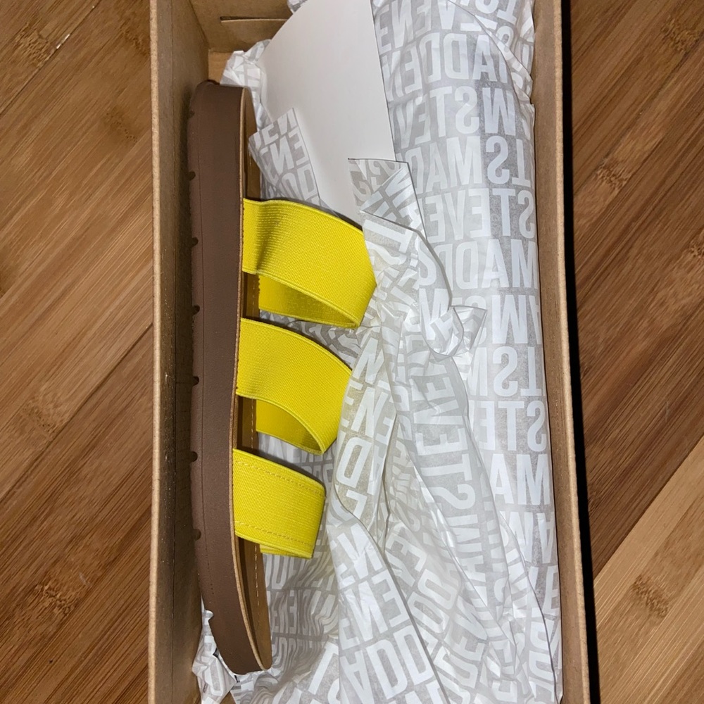 Brand new Steve Madden sandals